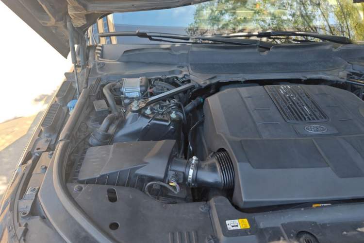Used Land Rover Range 2018 3.0 SC V6 Vogue SE Long-Wheelbase Edition Engine Bay Right