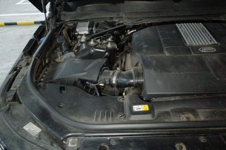 Used Land Rover Range 2018 3.0 SC V6 Vogue Extended-Length Model Engine Bay Right