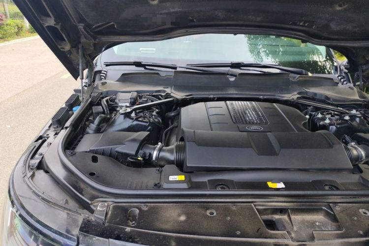 Used Land Rover Range 2018 3.0 SC V6 Vogue Legacy Edition Engine Bay Right