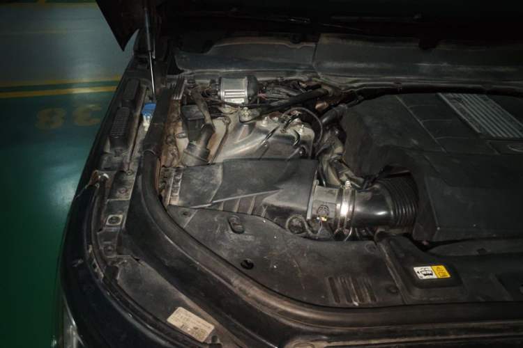 Used Land Rover Range 2018 3.0 SC V6 Grand Edition Engine Bay Right