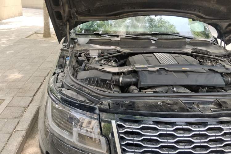 Used Land Rover Range 2018 3.0 SC V6 Vogue Legacy Edition Engine Bay Right