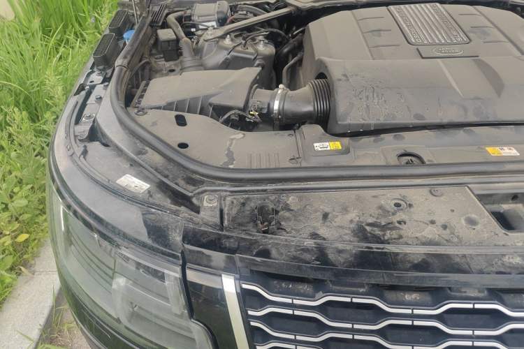 Used Land Rover Range 2018 3.0 SC V6 Vogue Legacy Edition Engine Bay Right