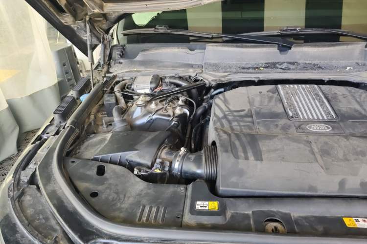 Used Land Rover Range 2018 3.0 SC V6 Vogue Legacy Edition Engine Bay Right