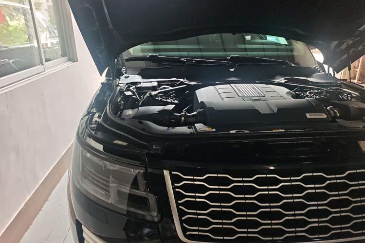 Used Land Rover Range 2018 3.0 SC V6 Vogue Extended-Length Model Engine Bay Right