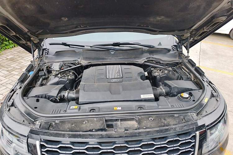 Used Land Rover Range 2018 3.0 SC V6 Vogue SE Long-Wheelbase Edition Engine Bay