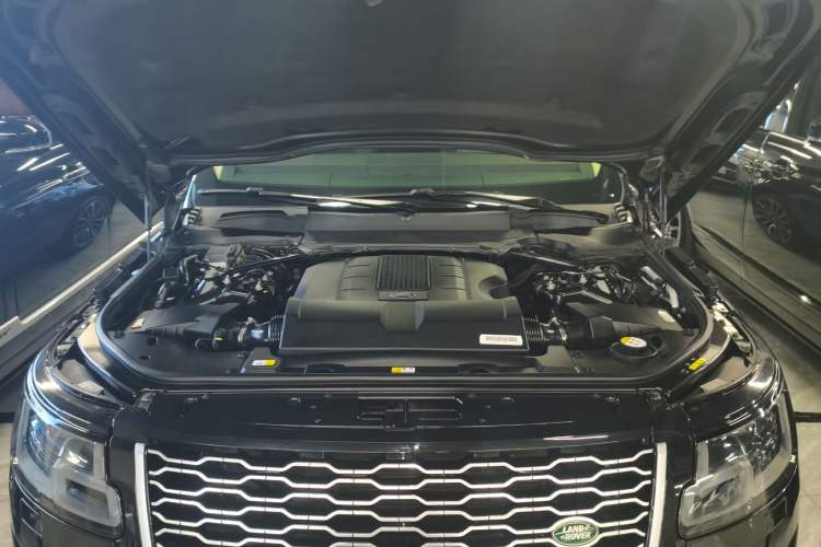 Used Land Rover Range 2018 3.0 SC V6 Vogue Extended-Length Model Engine Bay