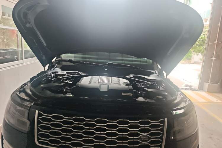 Used Land Rover Range 2018 3.0 SC V6 Vogue Extended-Length Model Engine Bay