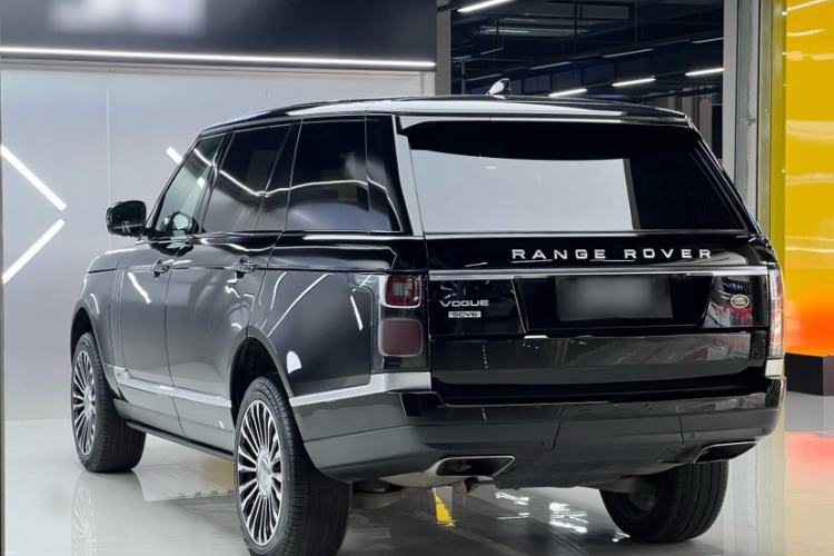 Used Land Rover Range 2018 3.0 SC V6 Vogue Extended-Length Model Exterior 3