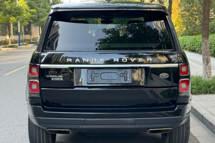 Used Land Rover Range 2018 3.0 SC V6 Vogue Extended-Length Model Exterior 3