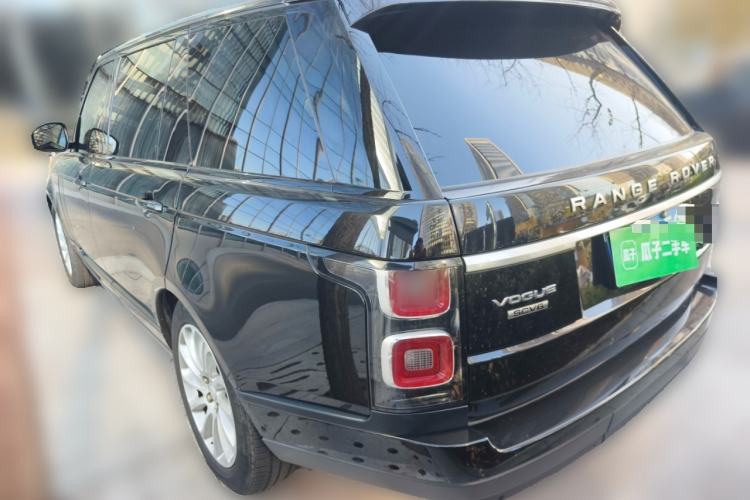 Used Land Rover Range 2018 3.0 SC V6 Vogue Extended-Length Model Exterior 3