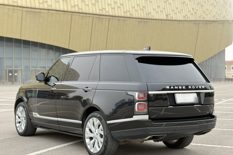 Used Land Rover Range 2018 3.0 SC V6 Vogue Extended-Length Model Exterior 3