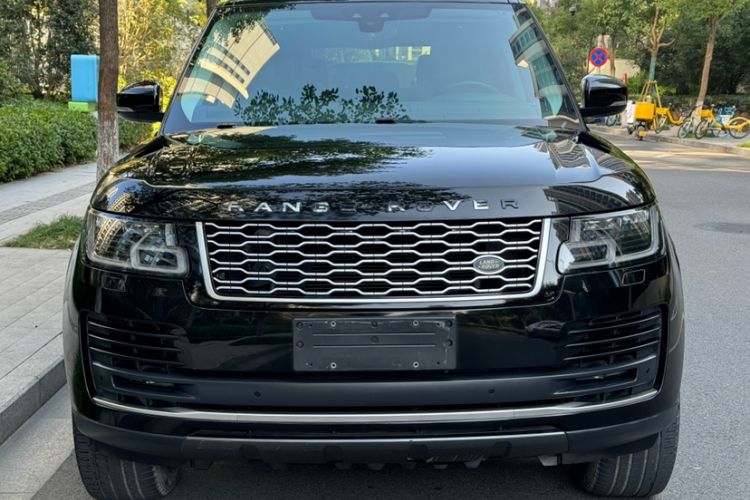Used Land Rover Range 2018 3.0 SC V6 Vogue Extended-Length Model Exterior 5