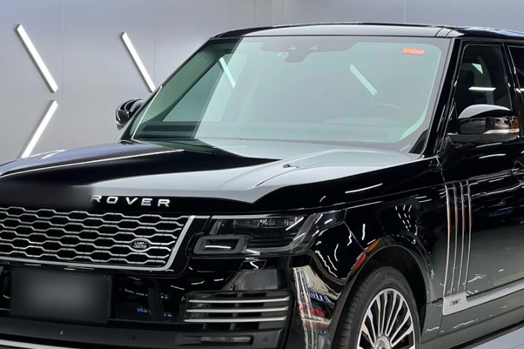 Used Land Rover Range 2018 3.0 SC V6 Vogue Extended-Length Model Exterior 6
