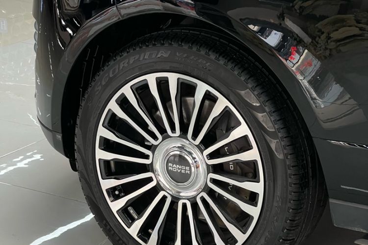 Used Land Rover Range 2018 3.0 SC V6 Vogue Extended-Length Model Exterior 7
