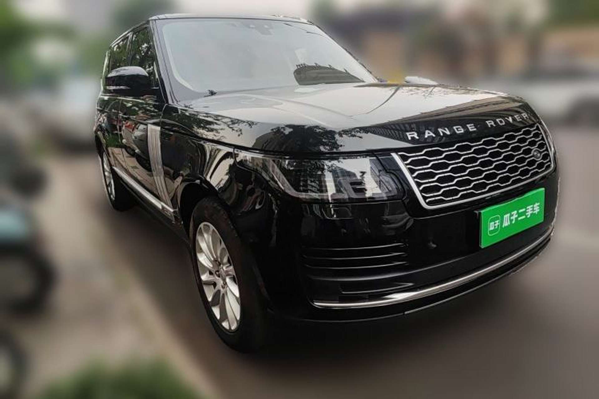 Used Land Rover Range 2018 3.0 SC V6 Vogue Extended-Length Model Front Right 45 Deg