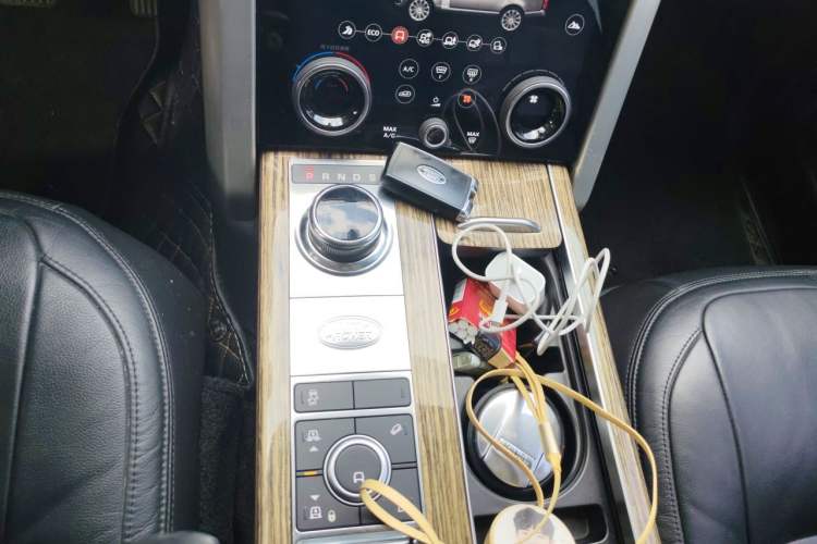 Used Land Rover Range 2018 3.0 SC V6 Vogue Legacy Edition Gear Lever
