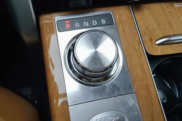 Used Land Rover Range 2018 3.0 SC V6 AB Prestige Extended Edition Gear Lever
