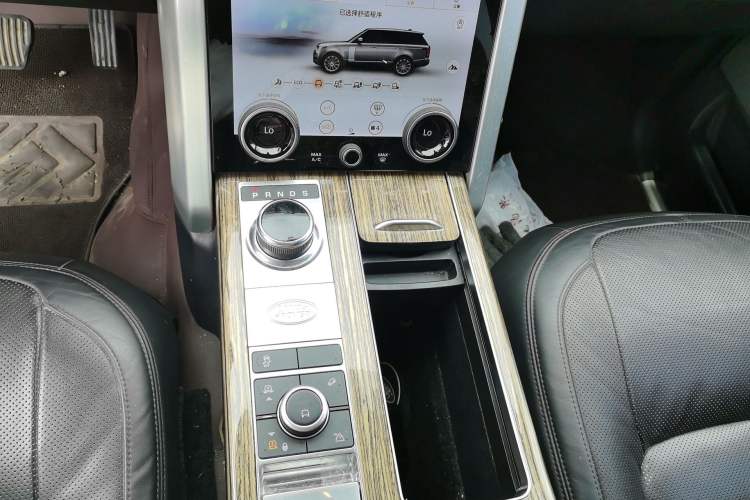 Used Land Rover Range 2018 3.0 SC V6 Vogue Legacy Edition Gear Lever