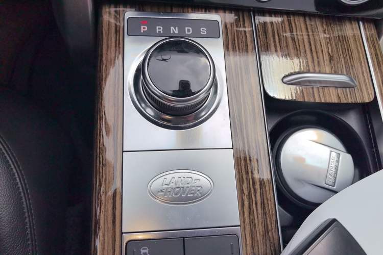 Used Land Rover Range 2018 3.0 SC V6 Grand Edition Gear Lever