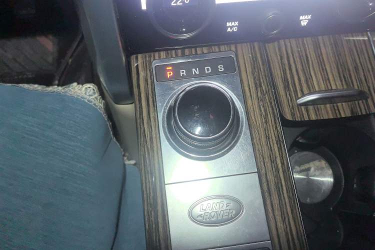 Used Land Rover Range 2018 3.0 SC V6 Vogue Extended-Length Model Gear Lever