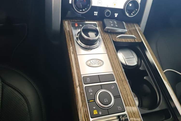 Used Land Rover Range 2018 3.0 SC V6 Vogue Legacy Edition Gear Lever