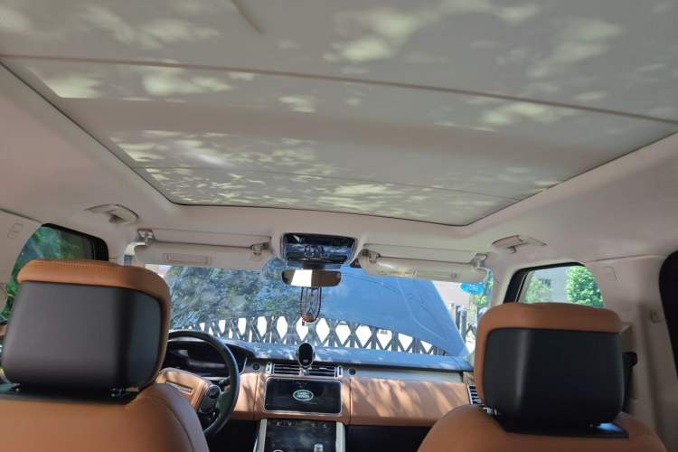 Used Land Rover Range 2018 3.0 SC V6 Vogue SE Long-Wheelbase Edition Headliner
