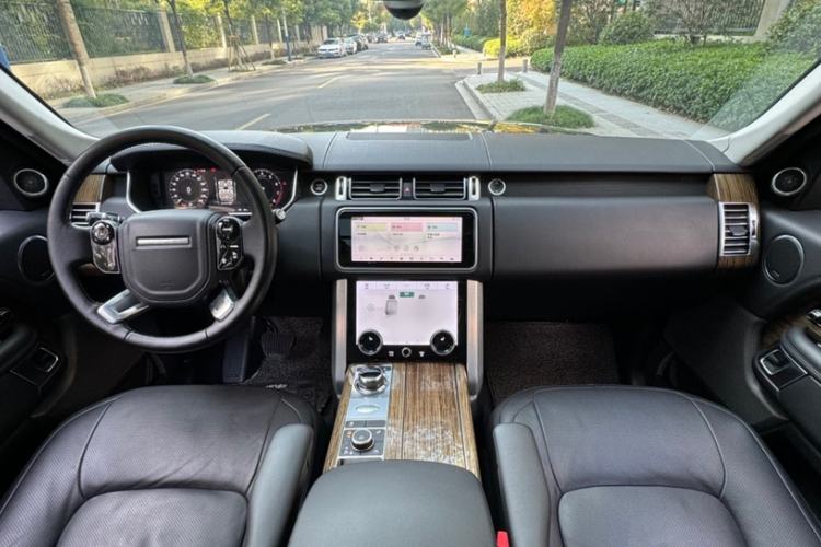 Used Land Rover Range 2018 3.0 SC V6 Vogue Extended-Length Model Interior 1