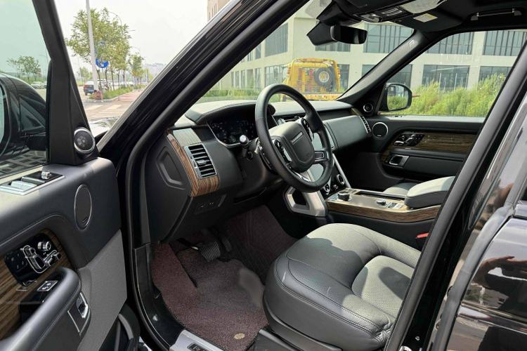 Used Land Rover Range 2018 3.0 SC V6 Vogue Extended-Length Model Interior 1