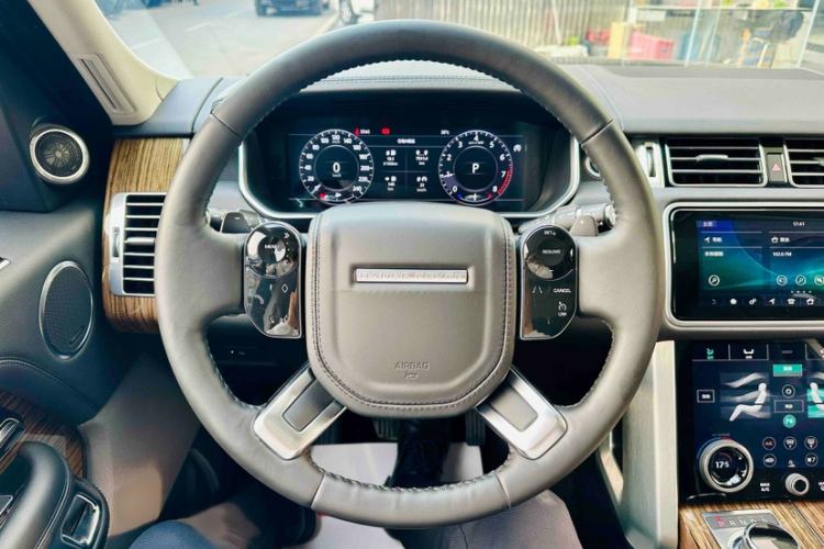 Used Land Rover Range 2018 3.0 SC V6 Grand Edition Interior 1