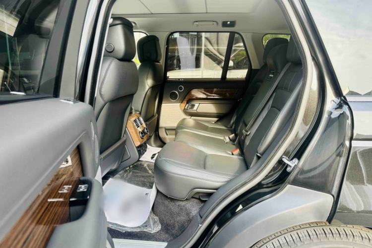 Used Land Rover Range 2018 3.0 SC V6 Grand Edition Interior 2