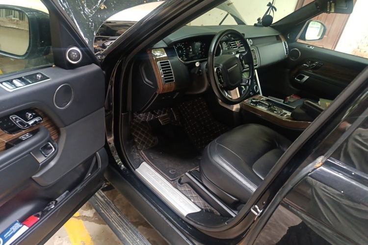 Used Land Rover Range 2018 3.0 SC V6 Vogue Legacy Edition Interior 3