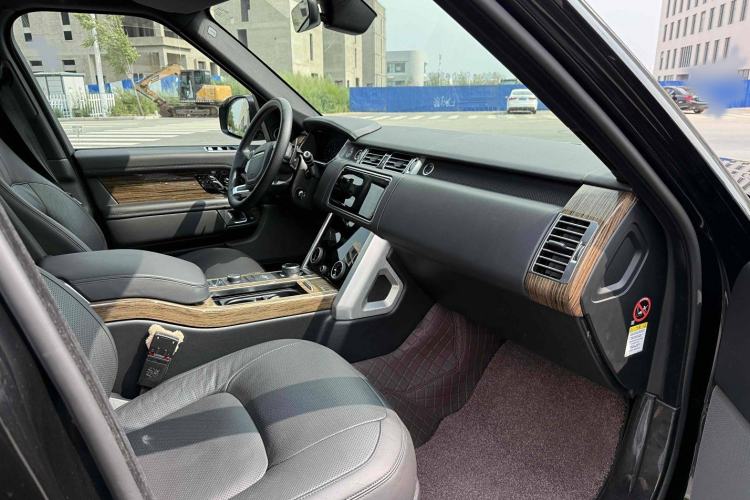 Used Land Rover Range 2018 3.0 SC V6 Vogue Extended-Length Model Interior 3