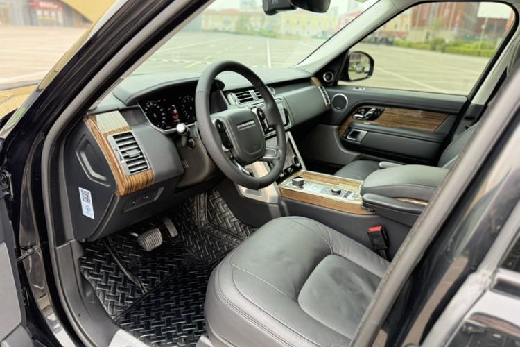 Used Land Rover Range 2018 3.0 SC V6 Vogue Extended-Length Model Interior 3