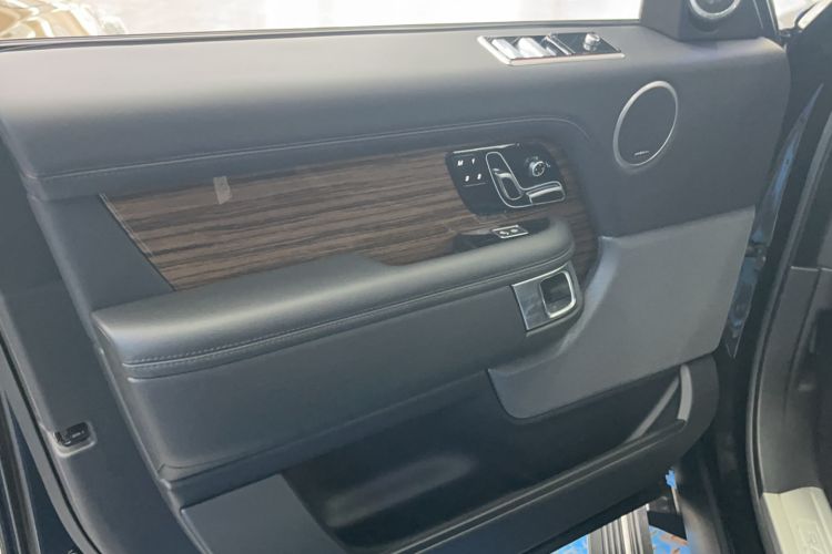 Used Land Rover Range 2018 3.0 SC V6 Grand Edition Interior 4