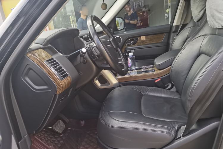 Used Land Rover Range 2018 3.0 SC V6 Grand Edition Interior 5