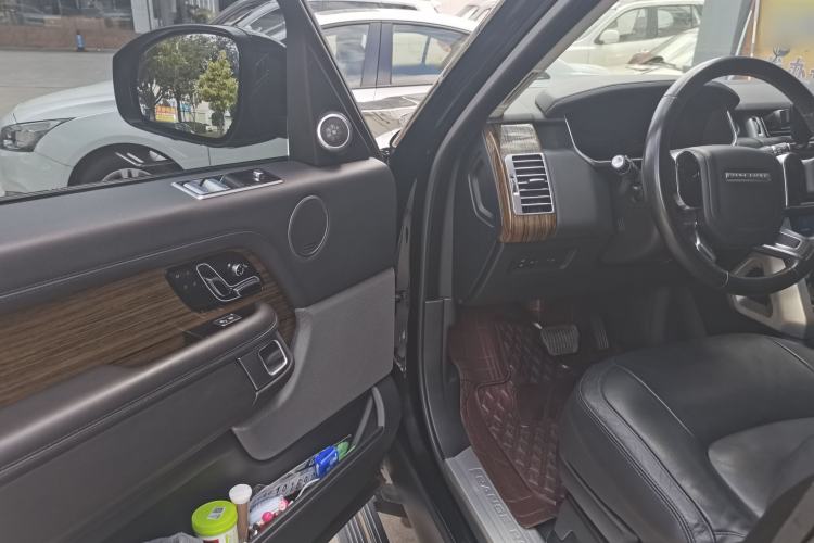 Used Land Rover Range 2018 3.0 SC V6 Grand Edition Interior 6