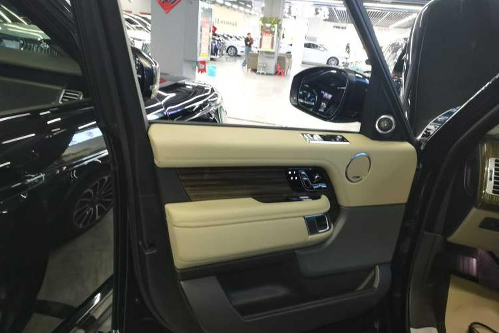 Used Land Rover Range 2018 3.0 SC V6 Vogue Extended-Length Model Interior 7