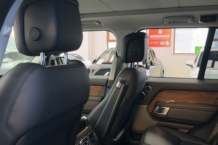 Used Land Rover Range 2018 3.0 SC V6 Grand Edition Interior 8