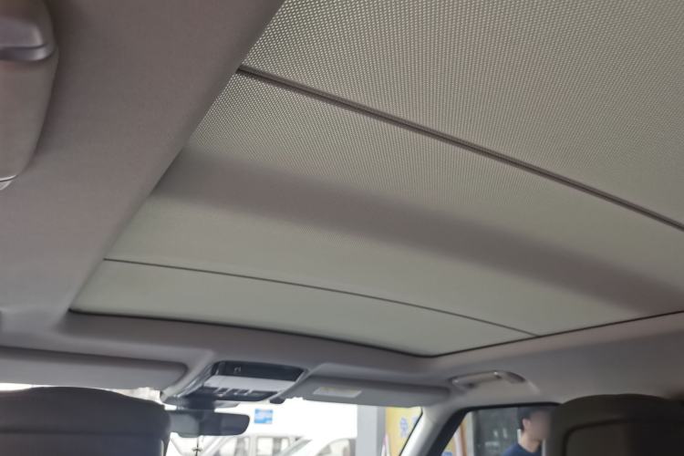 Used Land Rover Range 2018 3.0 SC V6 Grand Edition Interior 8