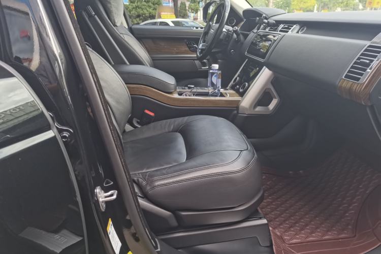 Used Land Rover Range 2018 3.0 SC V6 Grand Edition Interior 9