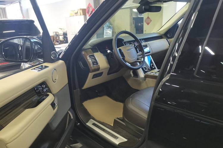 Used Land Rover Range 2018 3.0 SC V6 Vogue Extended-Length Model Left Front Seat