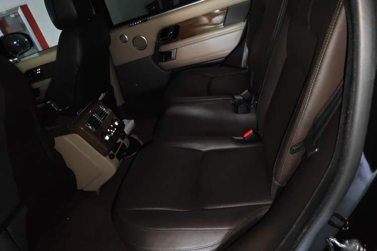 Used Land Rover Range 2018 3.0 SC V6 Vogue Extended-Length Model Left Rear Seat
