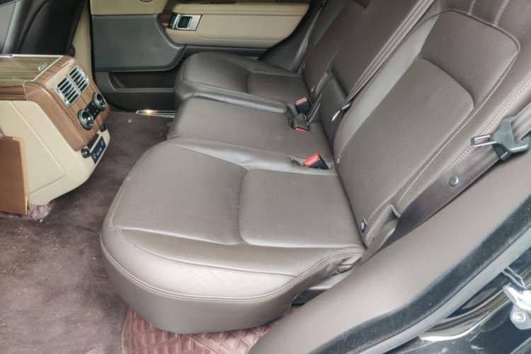 Used Land Rover Range 2018 3.0 SC V6 Vogue Extended-Length Model Left Rear Seat