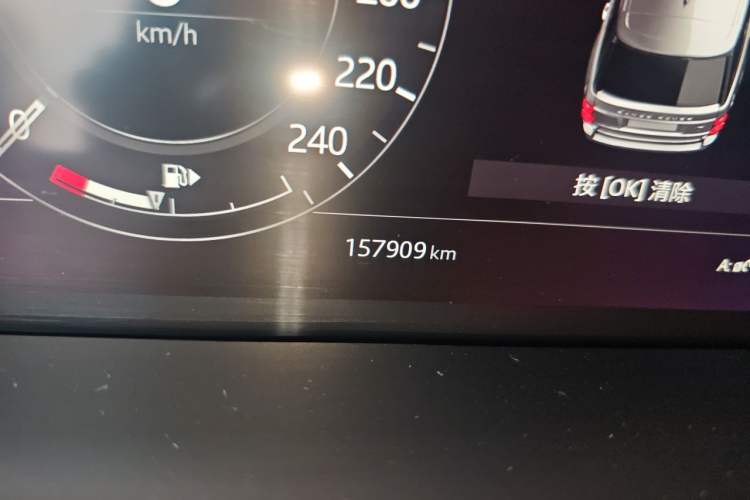 Used Land Rover Range 2018 3.0 SC V6 Grand Edition Odometer Close Up