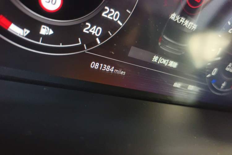 Used Land Rover Range  Odometer Close Up