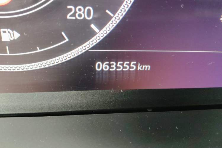 Used Land Rover Range  Odometer Close Up