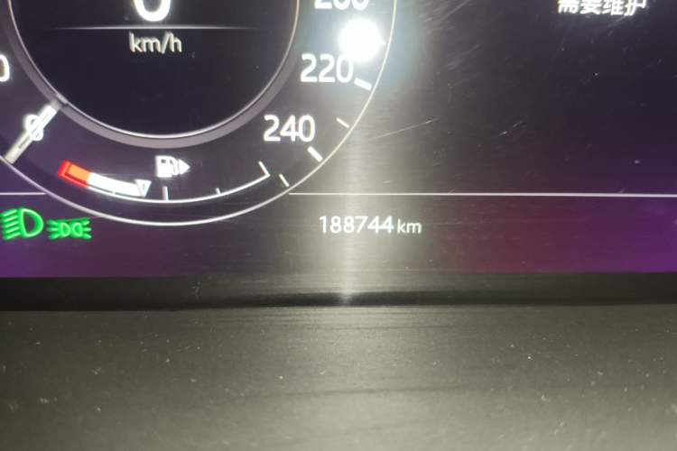 Used Land Rover Range  Odometer Close Up