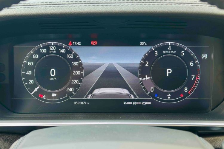 Used Land Rover Range 2018 3.0 SC V6 Grand Edition Odometer Close Up