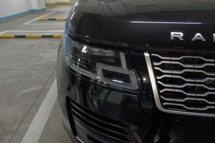 Used Land Rover Range 2018 3.0 SC V6 Vogue Extended-Length Model Right Front Headlight