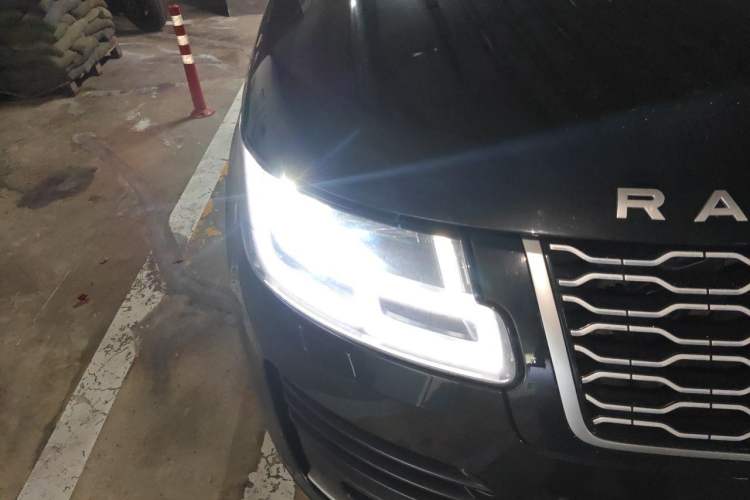 Used Land Rover Range 2018 3.0 SC V6 Vogue Extended-Length Model Right Front Headlight